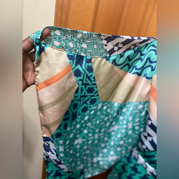 NWOT Ark & Co. Abstract Patterned Cold Shoulder Dress - Picture 3 of 5